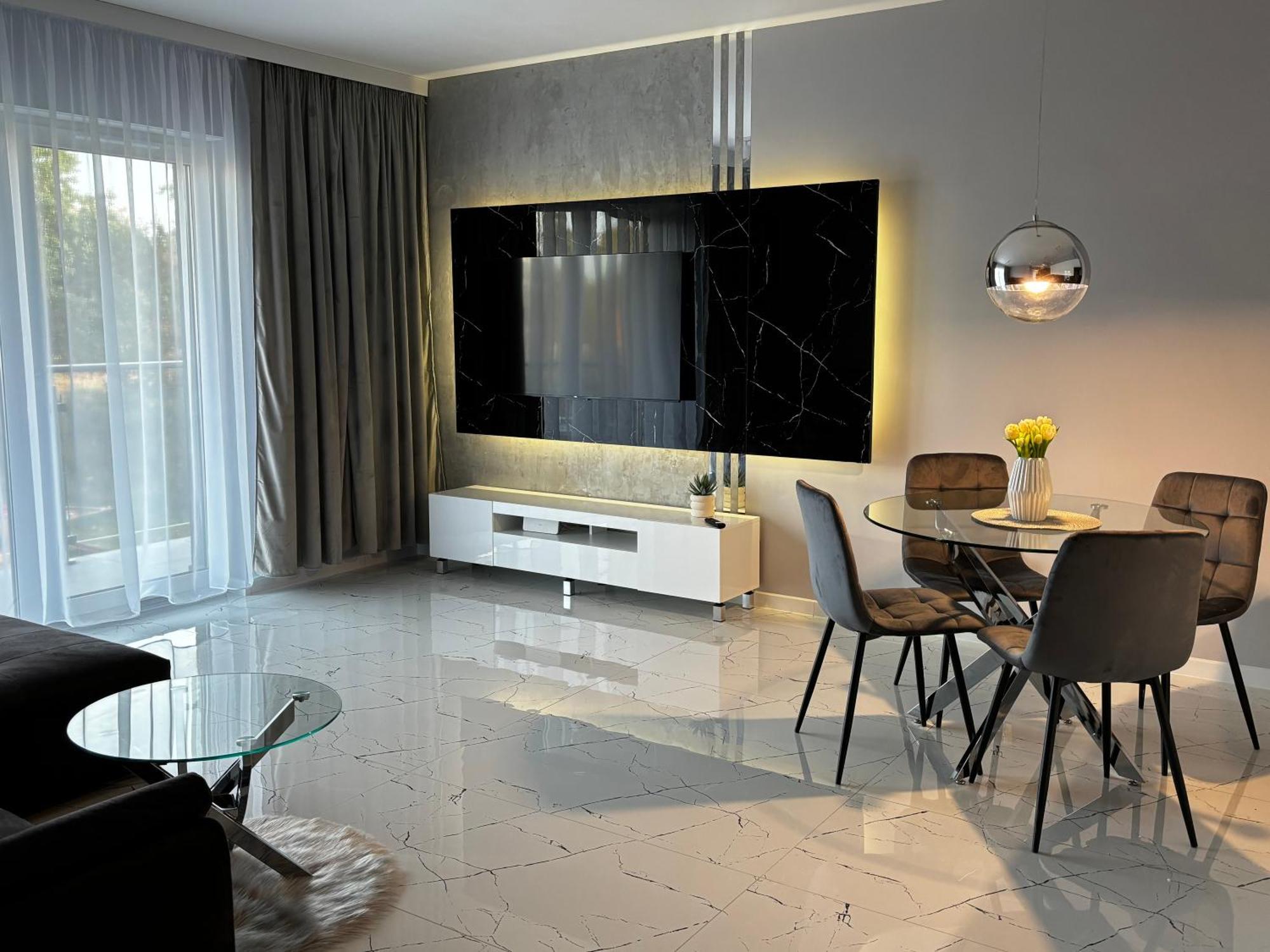Apartment Via *